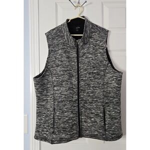 Erika Womans Vest Size‎ XL Wovwn Fleece With Sharpa Fabric in side Zipup.